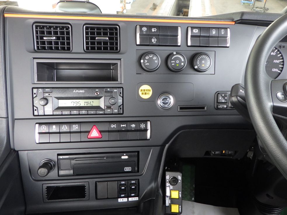 パネル周りの状態です。|三菱 スーパーグレート 2RG-FP84VDRの写真19