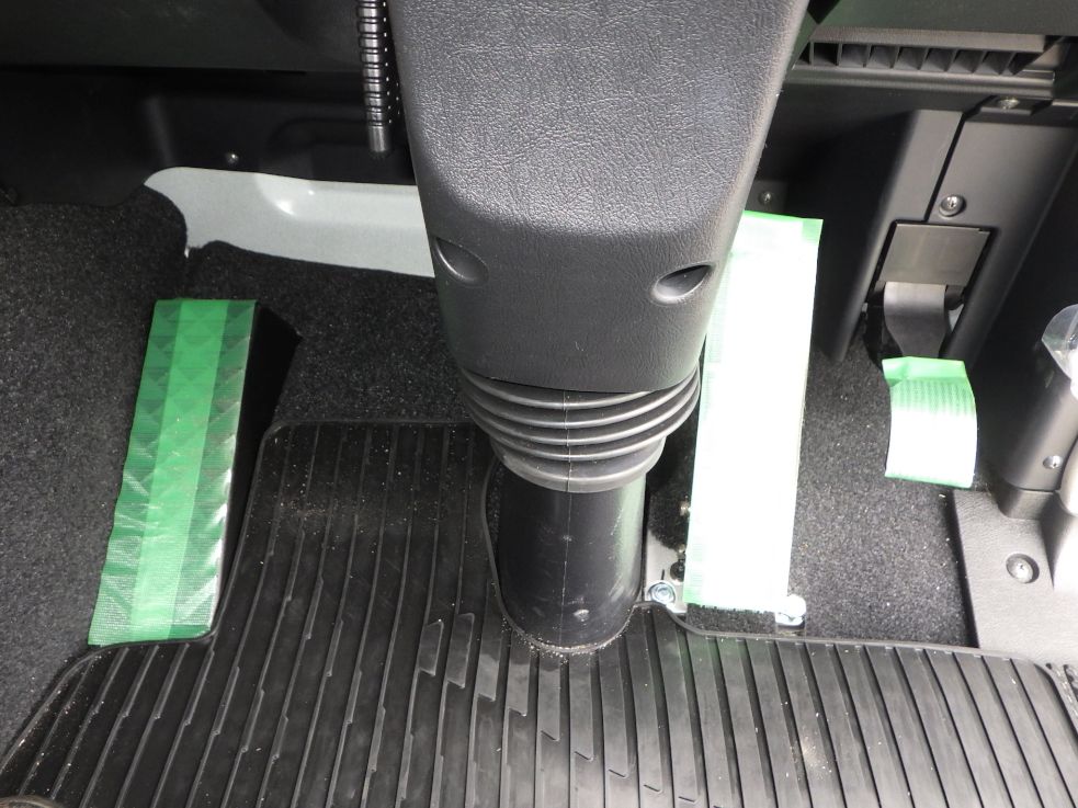 ２ペダルです。|三菱 スーパーグレート 2RG-FP84VDRの写真26