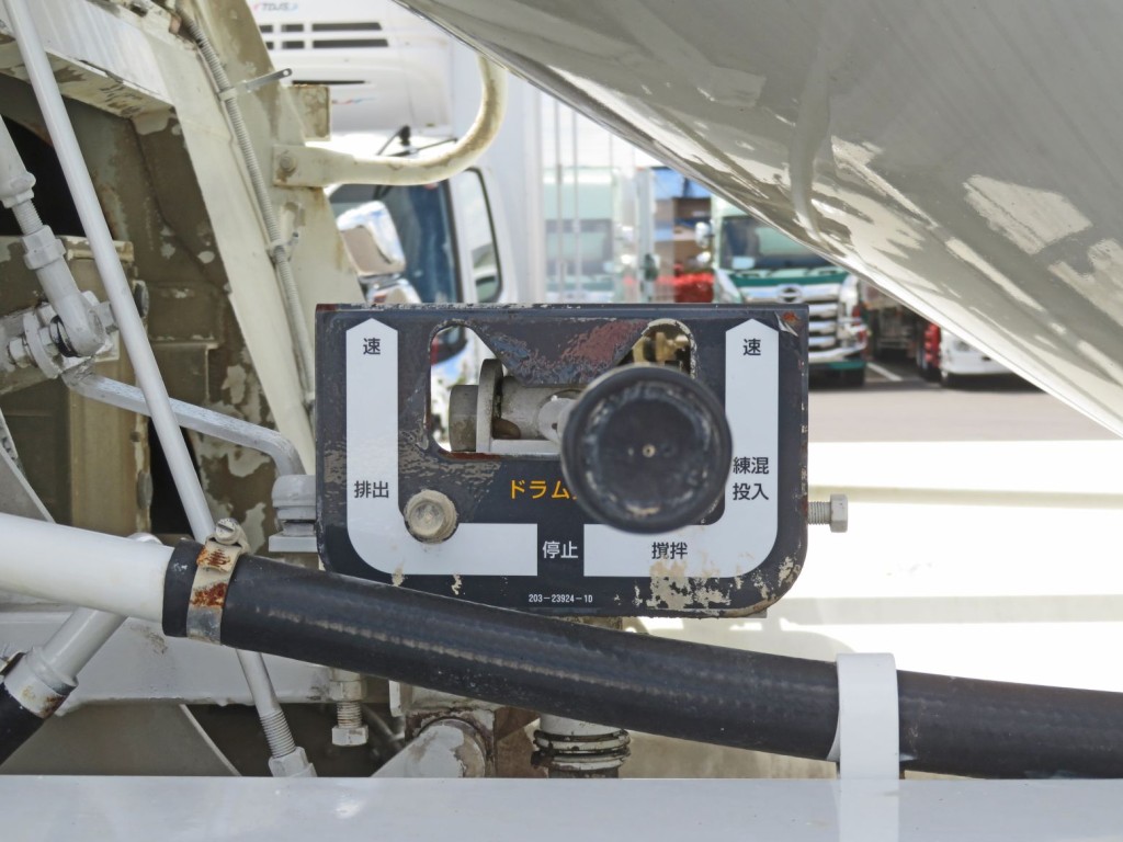 いすゞ ギガ 2KG-CXZ77CTの写真13