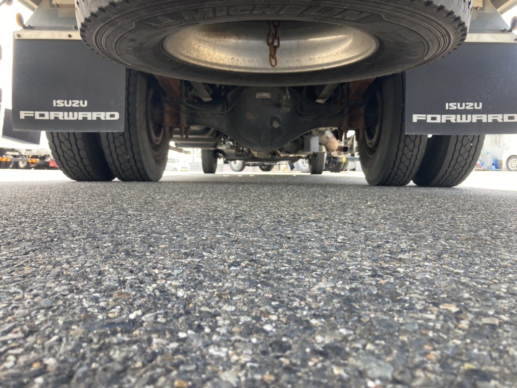 下回りの状態です。|いすゞ フォワード 2RG-FRR90S2(2WD)の写真10