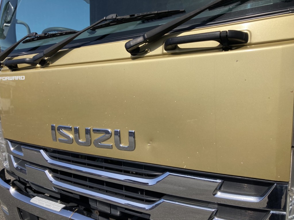 Fパネルに小傷や凹みが有ります。|いすゞ フォワード 2RG-FRR90S2(2WD)の写真45