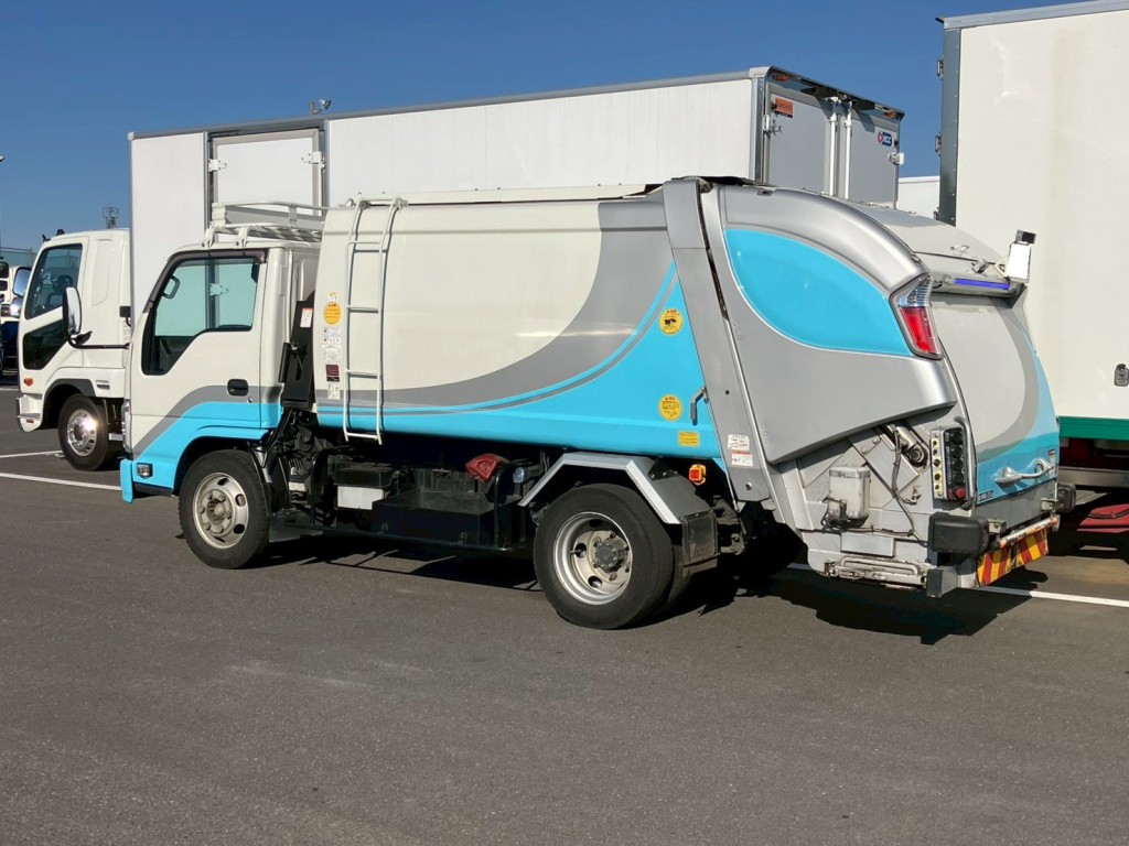 いすゞ エルフ 2PG-NKR88YN(2WD)の写真3