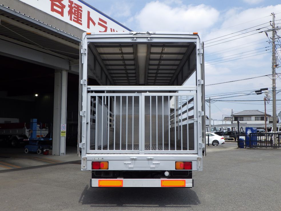 ボディー後方の内扉の状態です。|日野 レンジャー BDG-FD7JLWA(2WD)の写真9