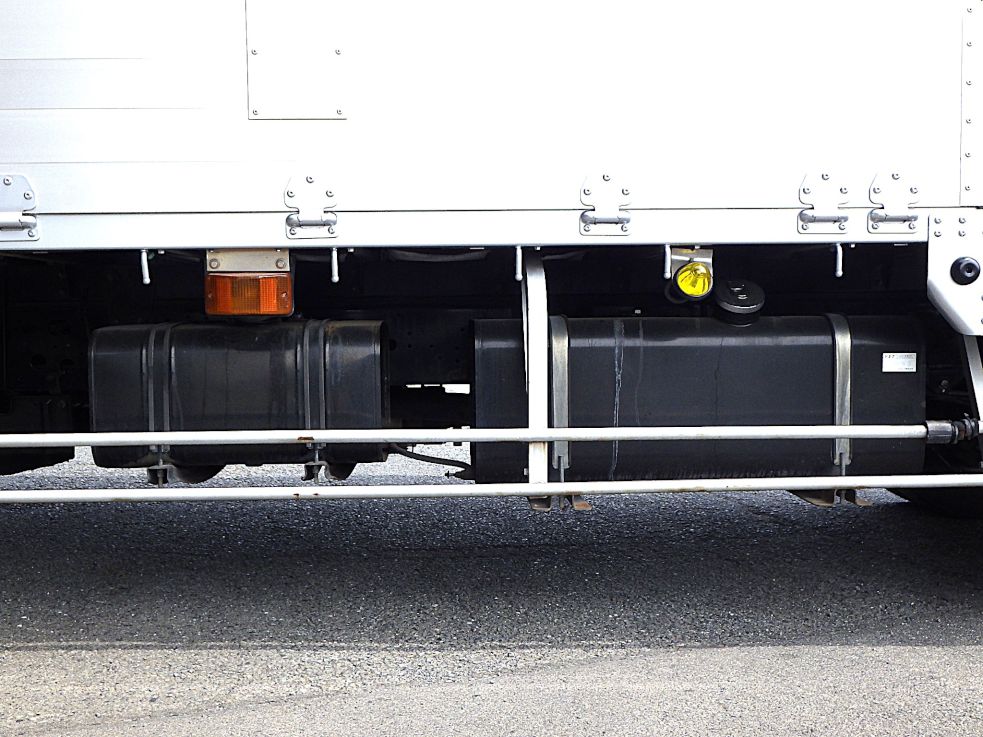 燃料タンクは200LX100Lです。|日野 レンジャー BDG-FD7JLWA(2WD)の写真16