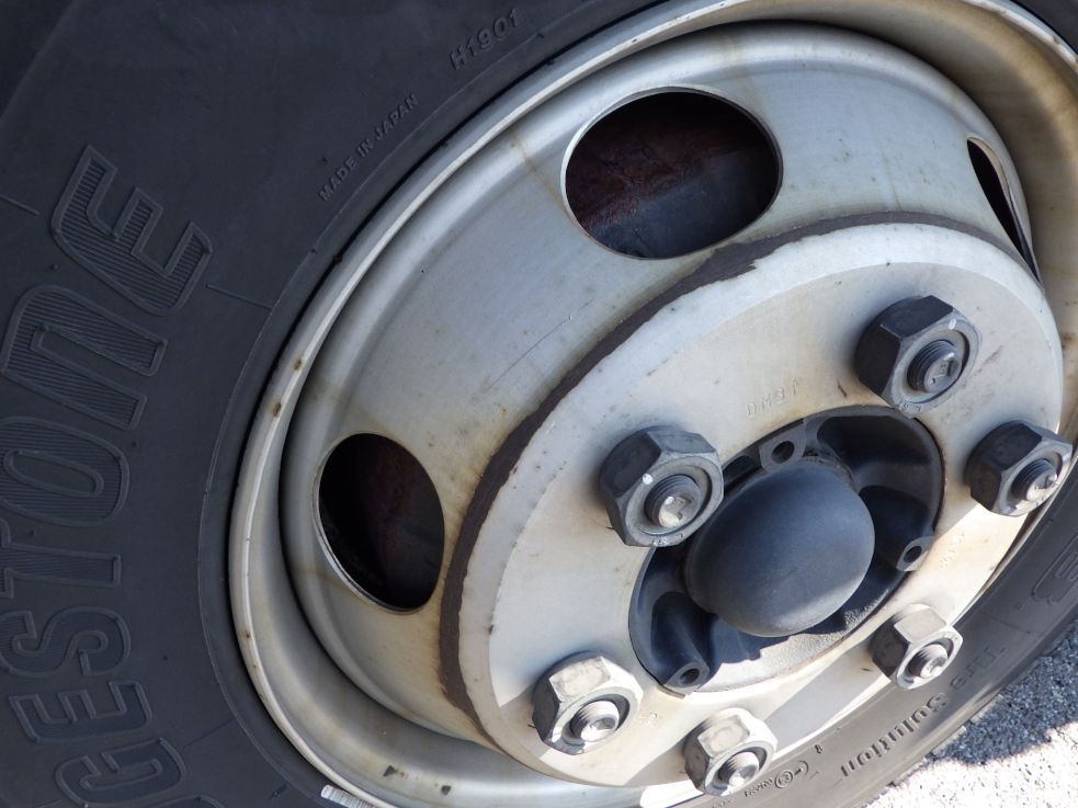 助手席側前輪ホイールにキズがあります。|日野 レンジャー 2KG-FD2ABG(2WD)の写真29