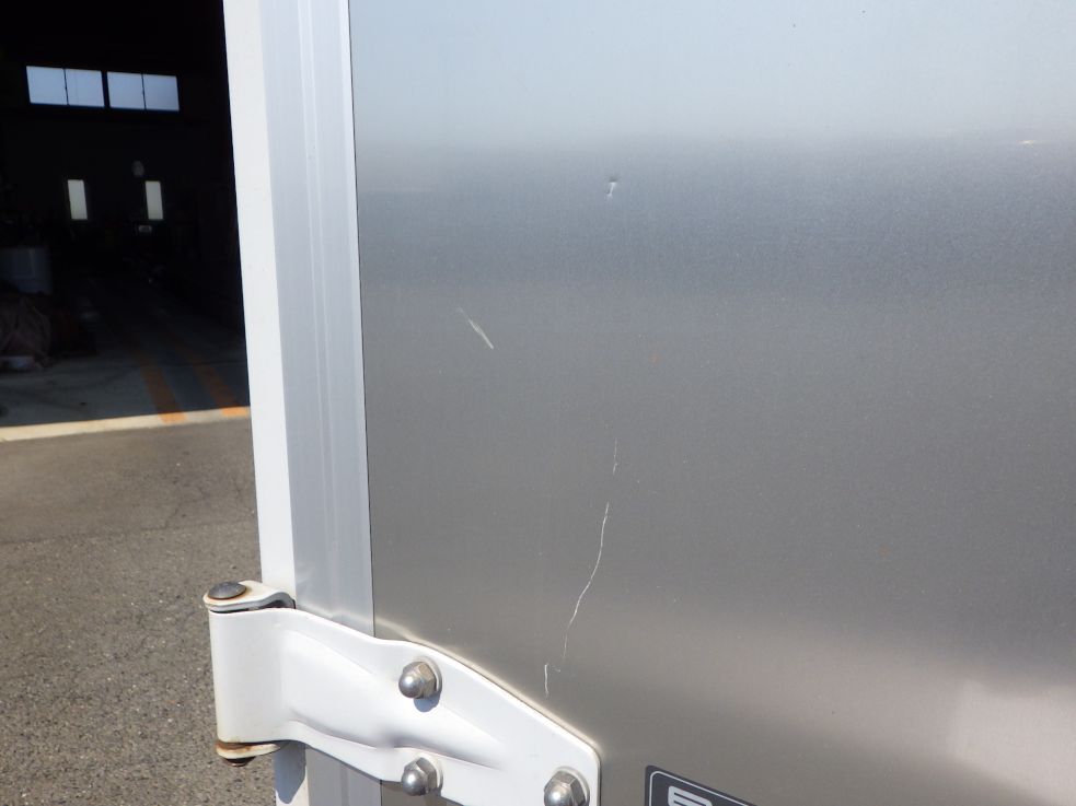 リヤ扉にスレがあります。|日野 レンジャー 2KG-FD2ABG(2WD)の写真39