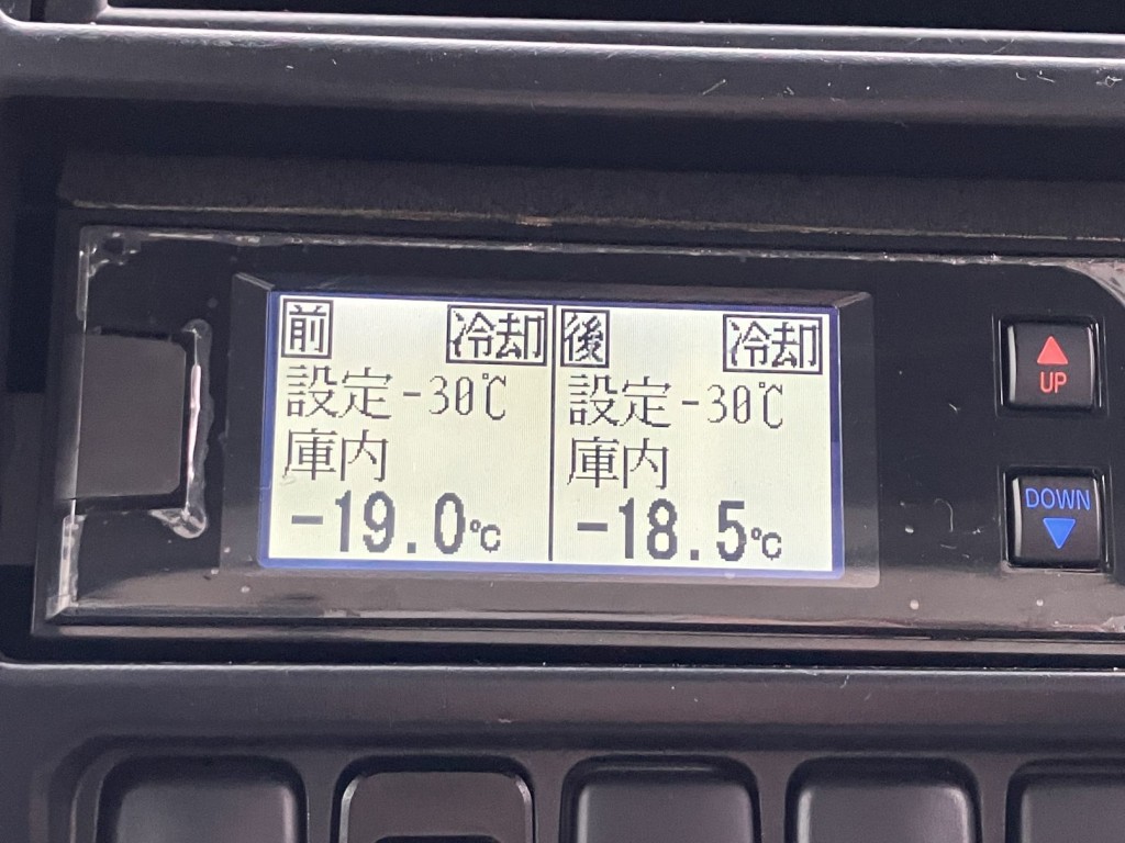 冷凍機はー30℃設定で冷凍テストは前側20.0℃スタート2Hで前側-19.0℃確認済みです。|日野 デュトロ 2RG-XZU710M(2WD)の写真20