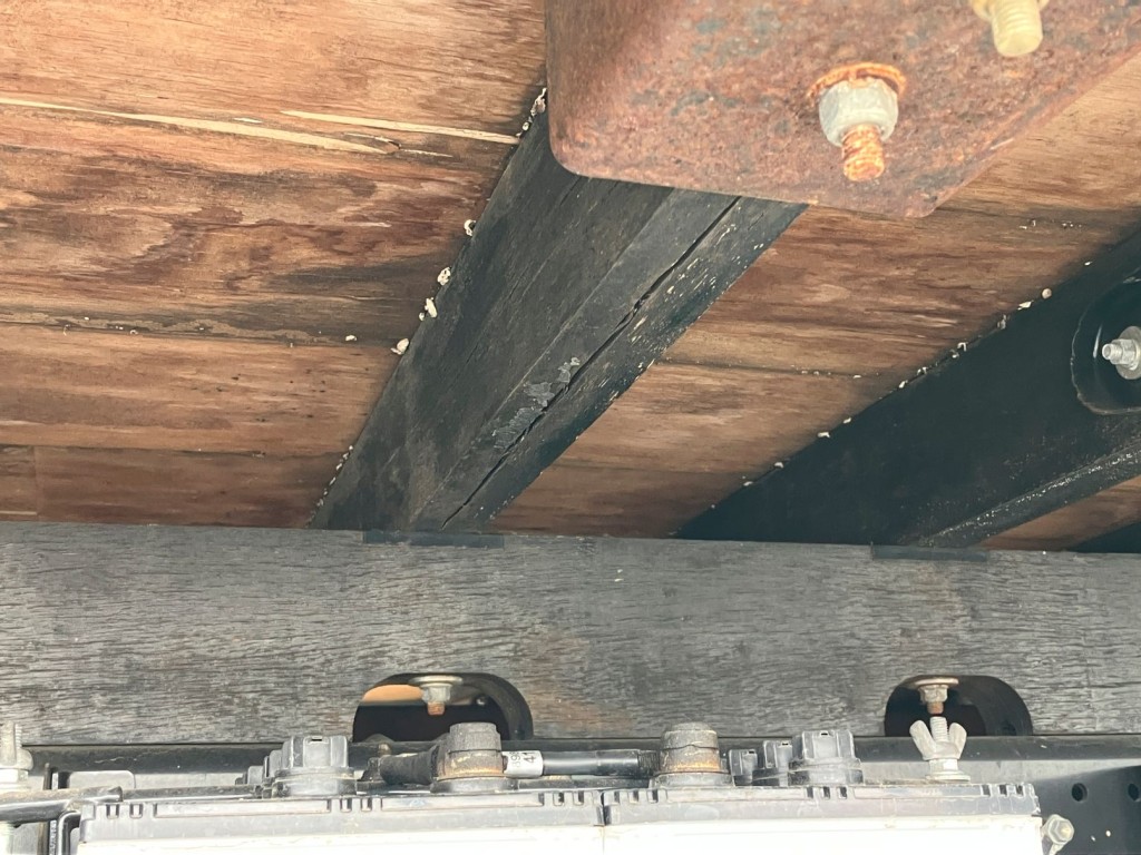 いすゞ フォワード 2PG-FRR90S2(2WD)の写真7