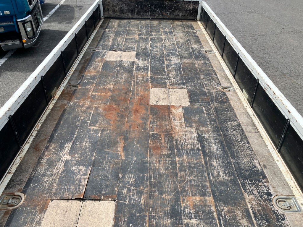 いすゞ フォワード 2PG-FRR90S2(2WD)の写真9