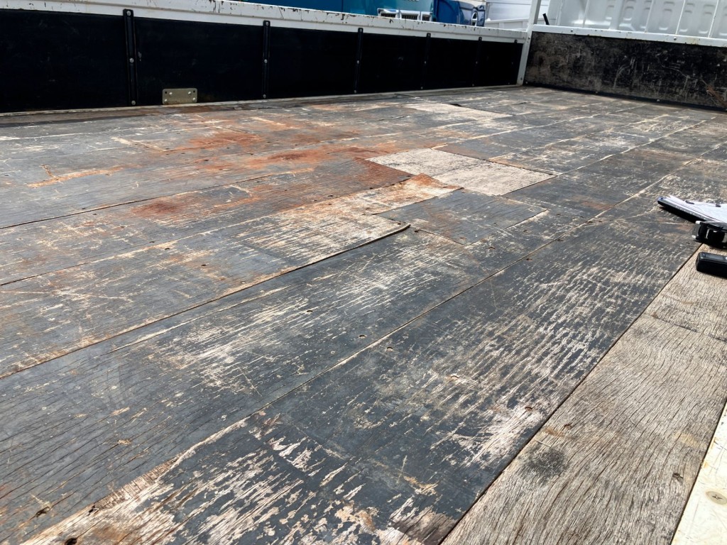 いすゞ フォワード 2PG-FRR90S2(2WD)の写真11