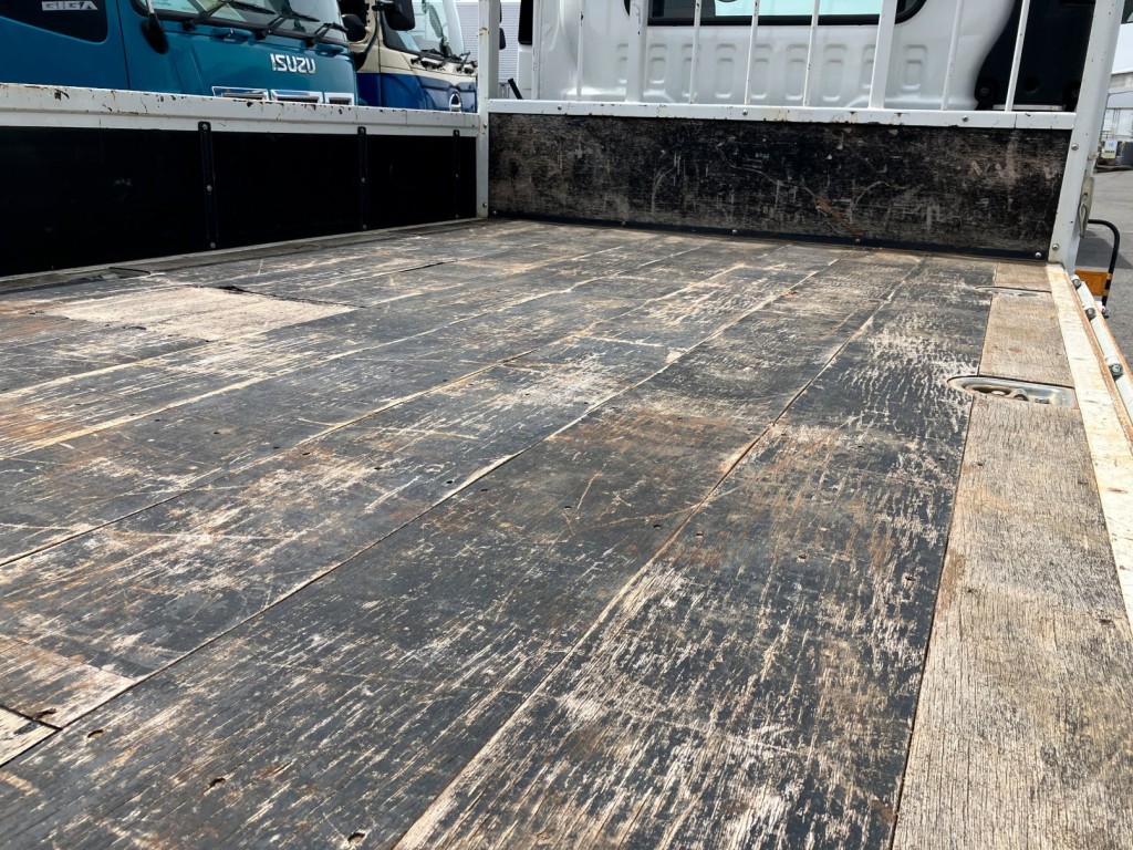 いすゞ フォワード 2PG-FRR90S2(2WD)の写真13