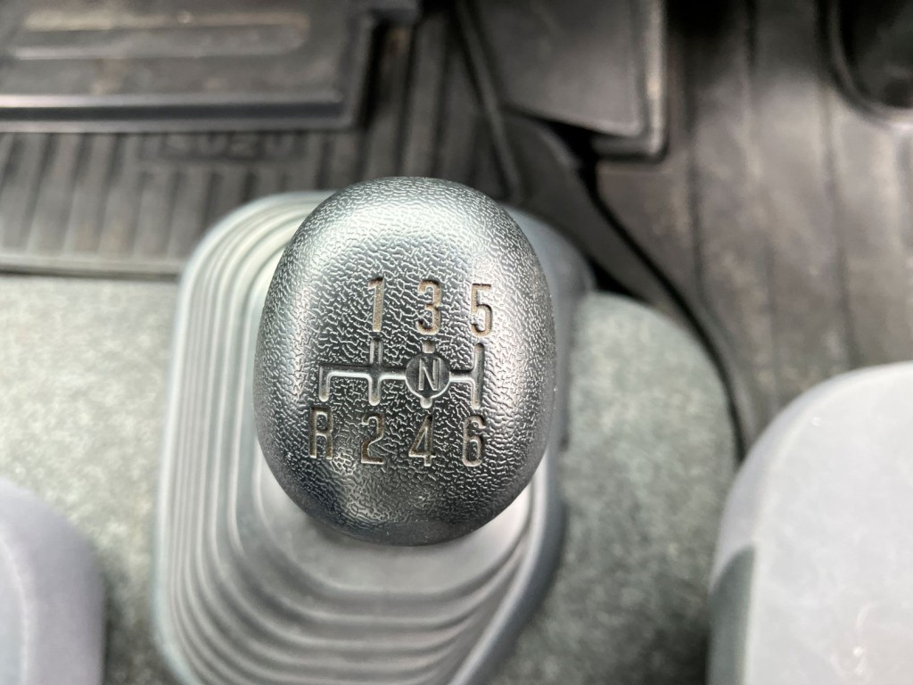 いすゞ フォワード 2PG-FRR90S2(2WD)の写真16