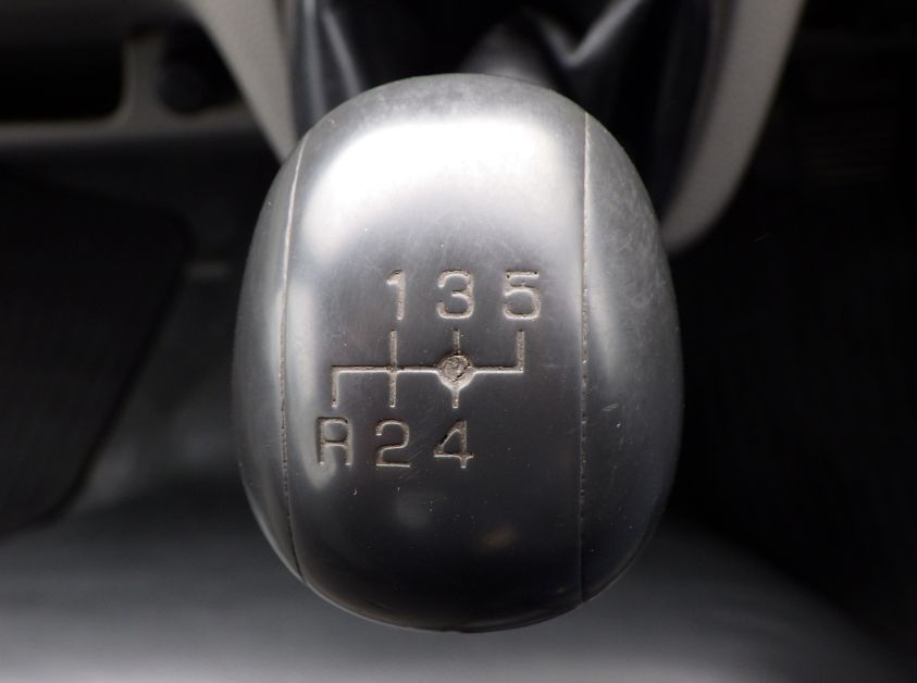 ＭＴ5速です。|三菱 キャンター TPG-FBA60(2WD)の写真17