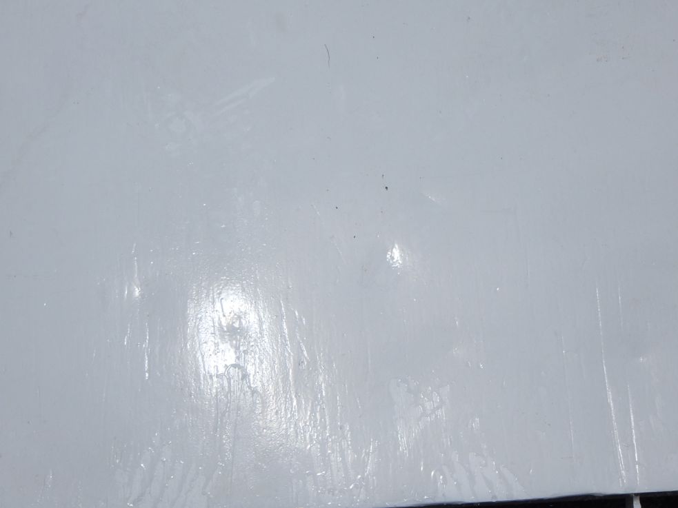 床鉄板にヘコミがあります。|三菱 キャンター TPG-FBA60(2WD)の写真24