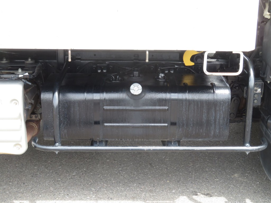 燃料タンクは100Lです。|日野 デュトロ 2KG-XZU700X(2WD)の写真23