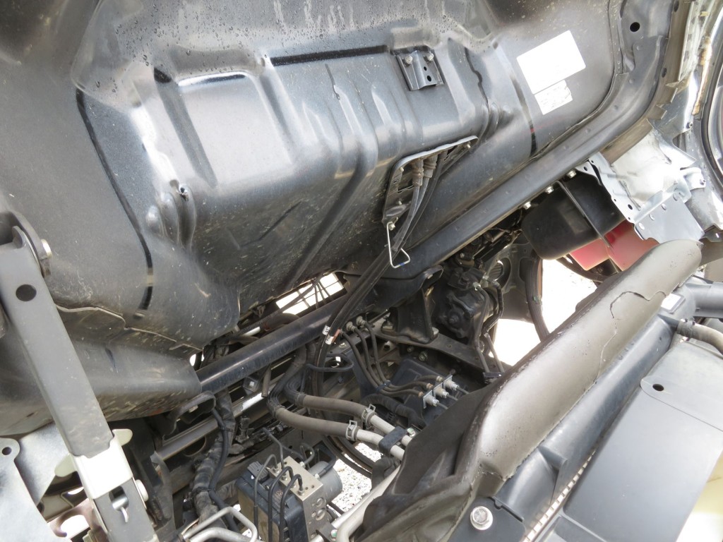 キャブ下面の状態です。|日野 デュトロ 2KG-XZU700X(2WD)の写真33