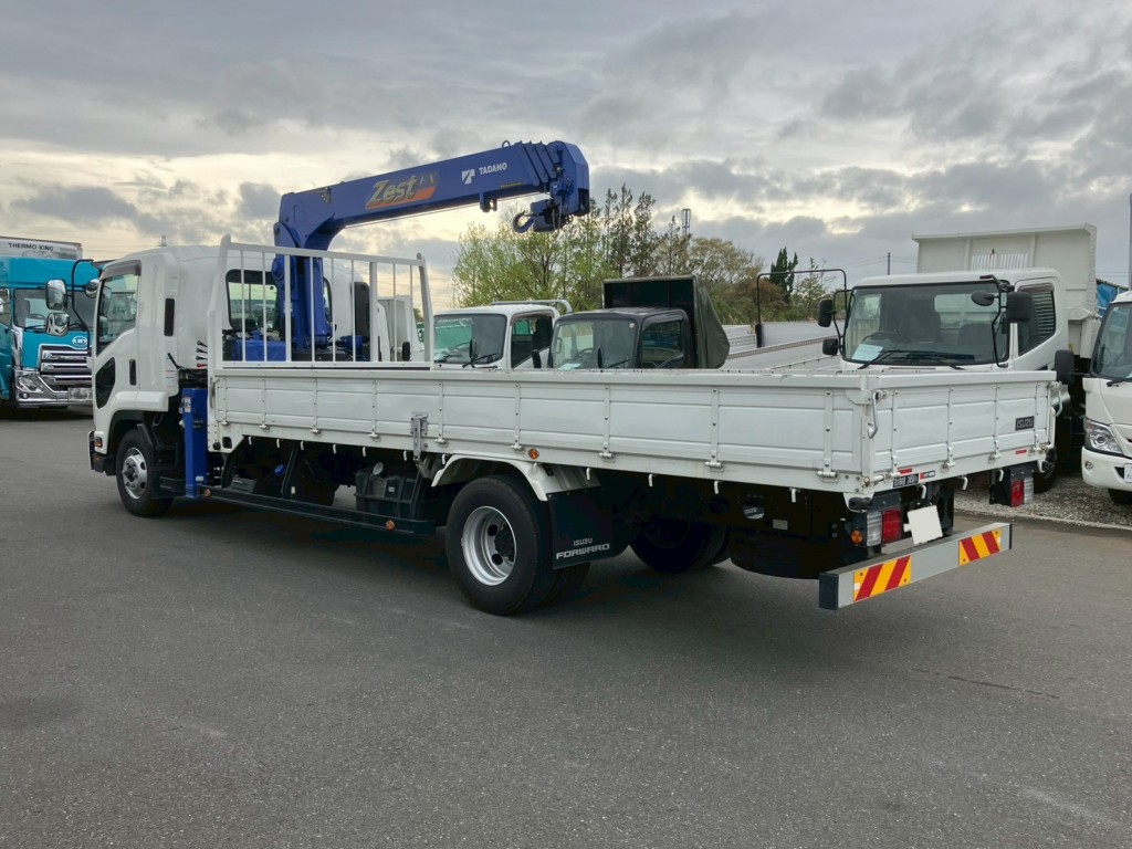 いすゞ フォワード 2PG-FRR90S2(2WD)の写真3