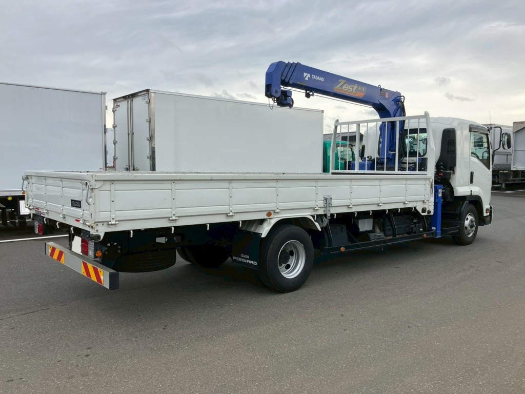 いすゞ フォワード 2PG-FRR90S2(2WD)の写真4