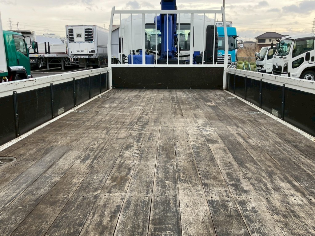 いすゞ フォワード 2PG-FRR90S2(2WD)の写真5