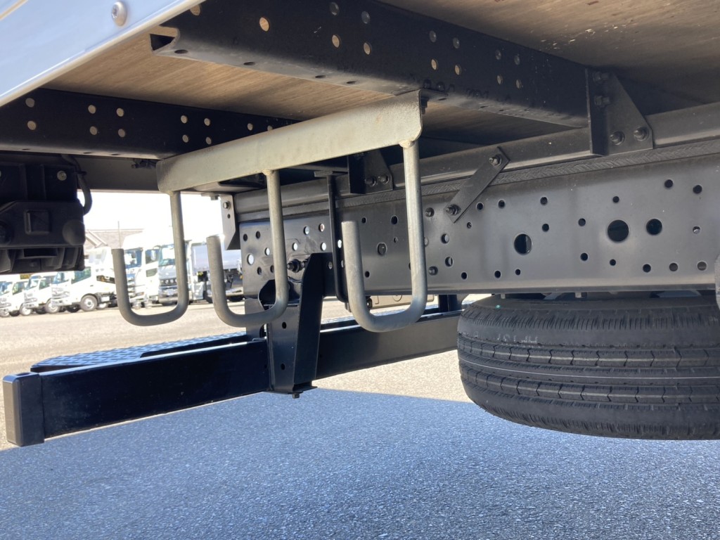 シャーシとネタの状態です。|いすゞ エルフ 2RG-NPR88AN(2WD)の写真8