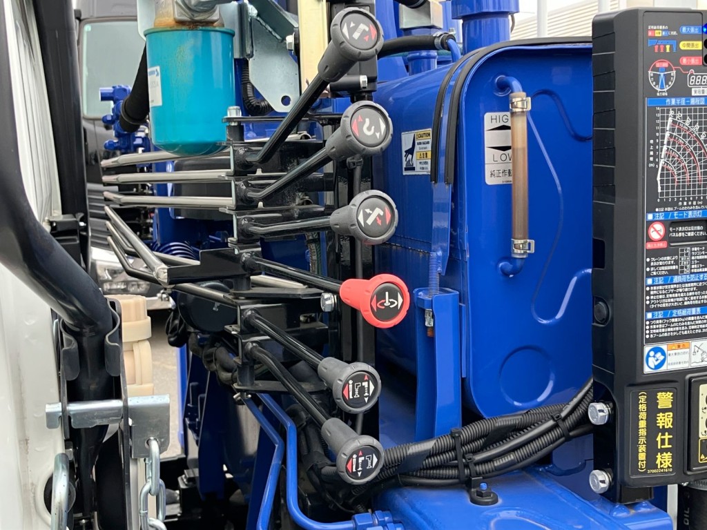 三菱 ファイター 2KG-FK62FZの写真13