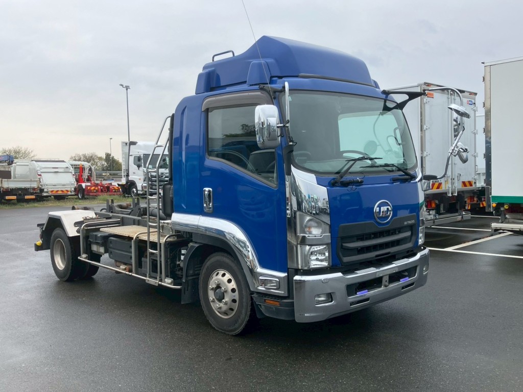 UDトラックス コンドル 2PG-BRR90S2(2WD)の写真2