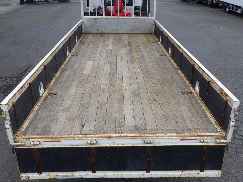 床板の状態です。|いすゞ フォワード TKG-FRR90S1(2WD)の写真10