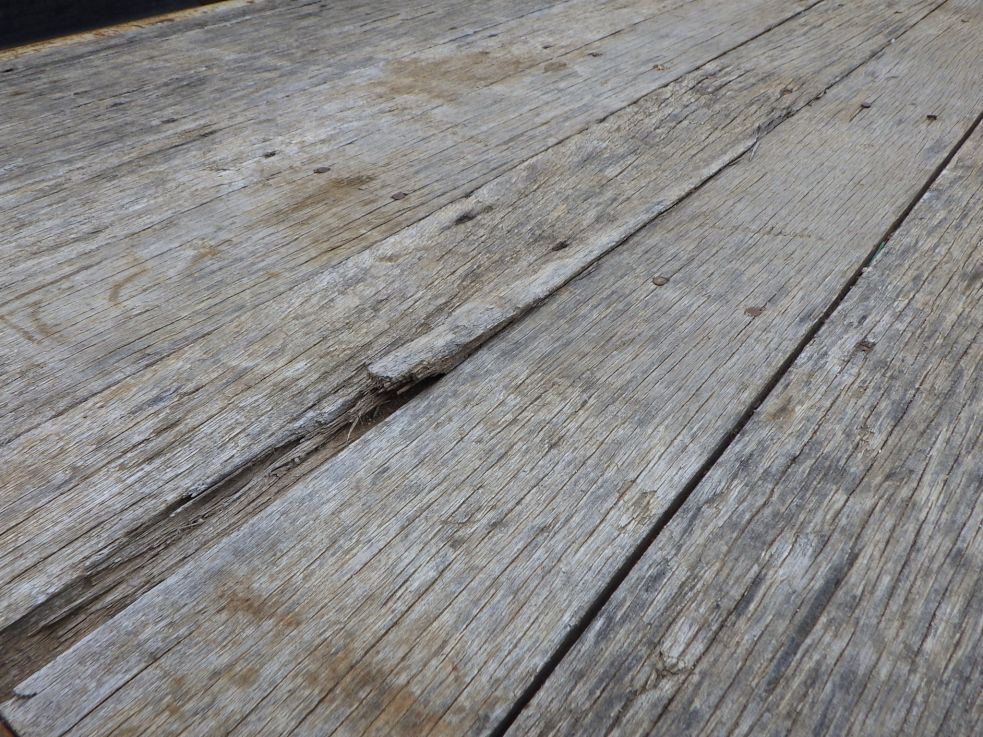 床板に浮き・削れがあります。|いすゞ フォワード TKG-FRR90S1(2WD)の写真38