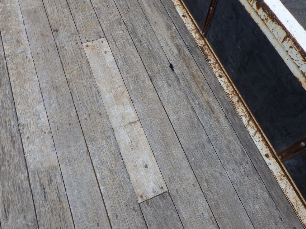 床板の一部に張替があります。|いすゞ フォワード TKG-FRR90S1(2WD)の写真39