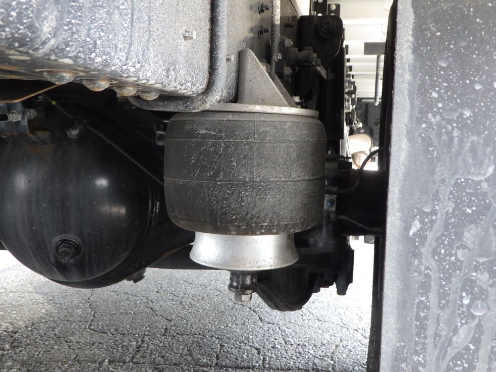 エアサスです。|日野 レンジャー 2KG-FD2ABG(2WD)の写真5