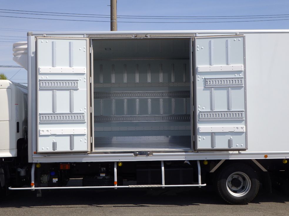 助手席側に観音開き式ドアが付いています。|日野 レンジャー 2KG-FD2ABG(2WD)の写真12