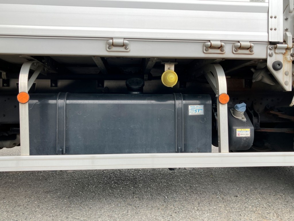 燃料タンクは200L・鉄製です。|三菱 ファイター 2KG-FK61F(2WD)の写真18