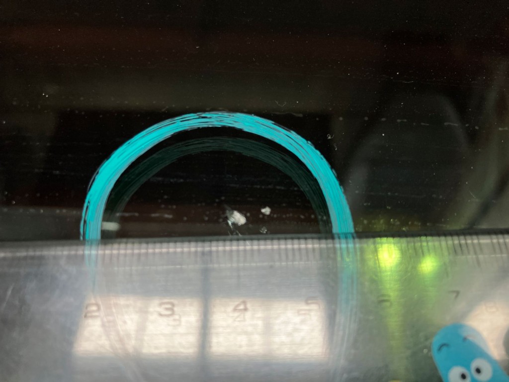 フロントガラスに飛び石があります。数か所あります|三菱 ファイター 2KG-FK61F(2WD)の写真19