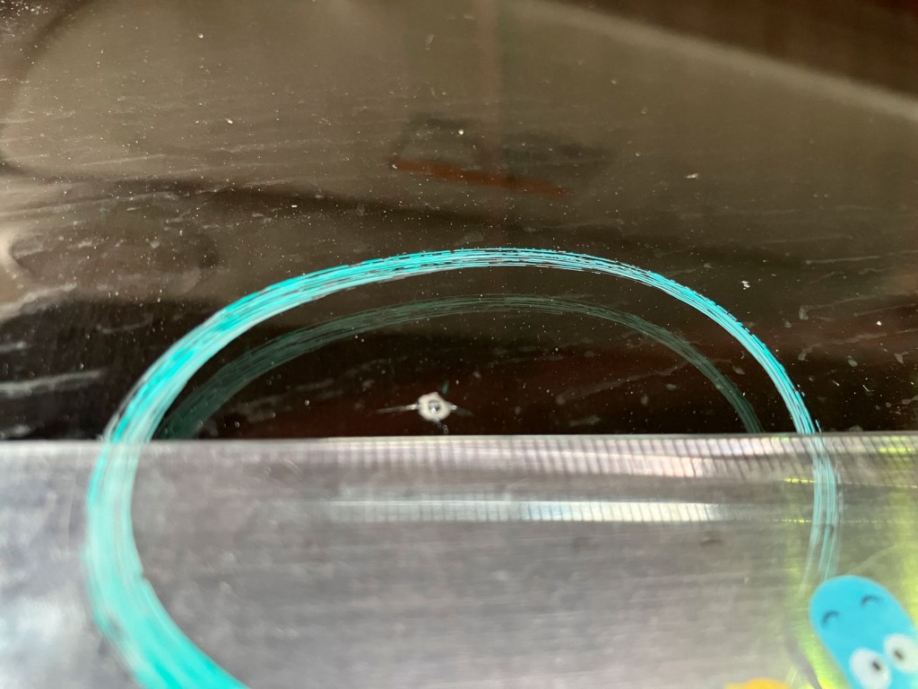 フロントガラスに飛び石があります。数か所あります|三菱 ファイター 2KG-FK61F(2WD)の写真21