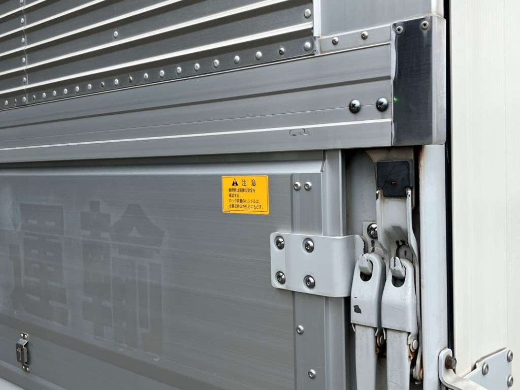 助手席側後方羽根に小傷があります。|三菱 ファイター 2KG-FK61F(2WD)の写真40