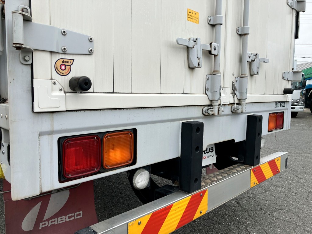 化粧板周りにキズ・サビがあります。|三菱 ファイター 2KG-FK61F(2WD)の写真49