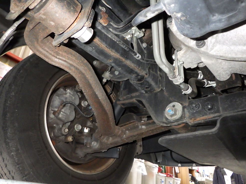 ボディー下周りにサビがあります。|日野 デュトロ SKG-XZB50Mの写真35