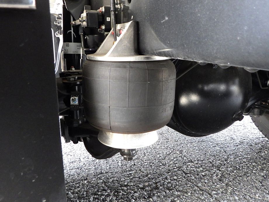 エアサスです。|日野 レンジャー 2KG-FC2ABG(2WD)の写真5