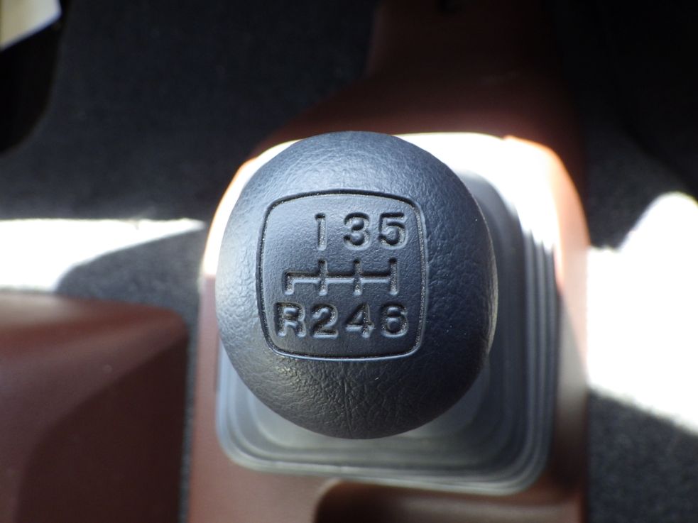 MT６速です。|日野 レンジャー 2KG-FC2ABG(2WD)の写真24