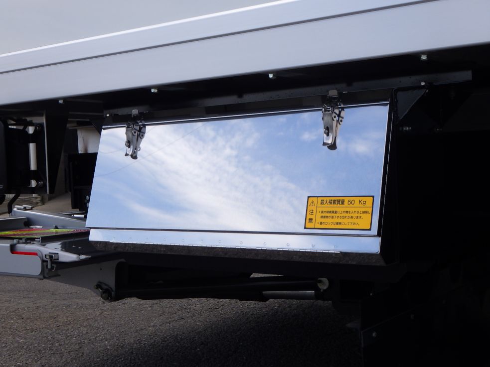 工具箱はステンレス製です。|日野 レンジャー 2KG-FC2ABG(2WD)の写真33