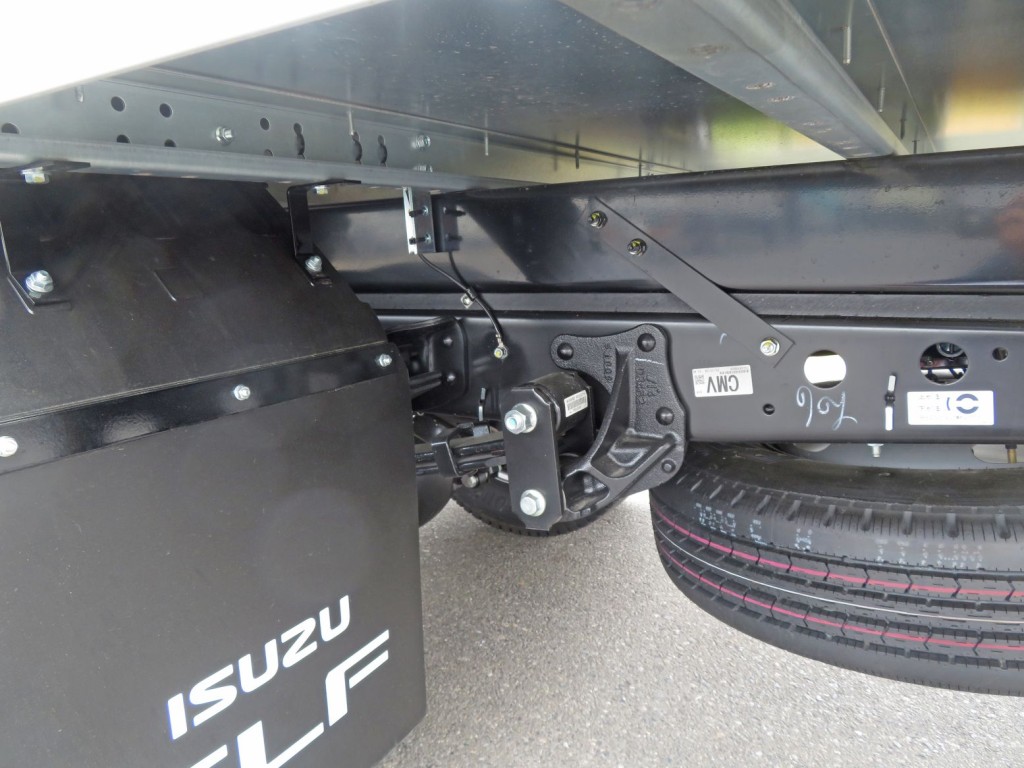 シャーシとネタの状態です。(縦ネタ・横ネタは鉄製です)|いすゞ エルフ 2RG-NMR88AM(2WD)の写真5
