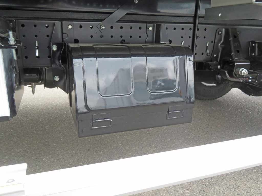工具箱付きです。|いすゞ エルフ 2RG-NMR88AM(2WD)の写真14