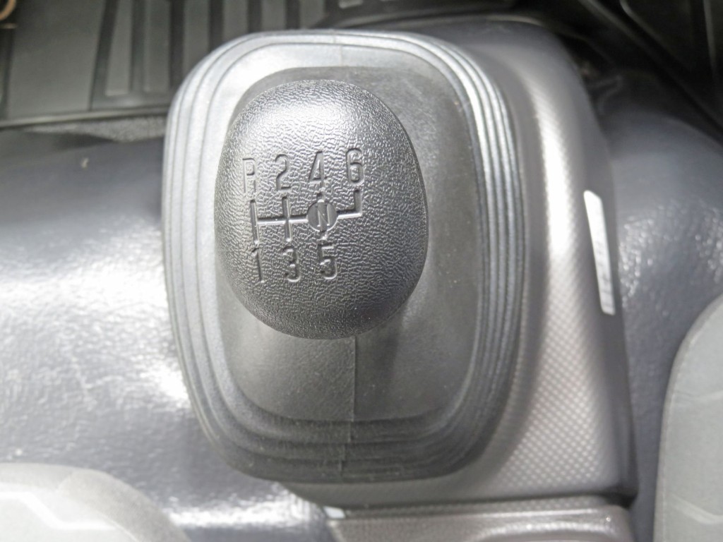 いすゞ エルフ 2RG-NMR88AM(2WD)の写真21