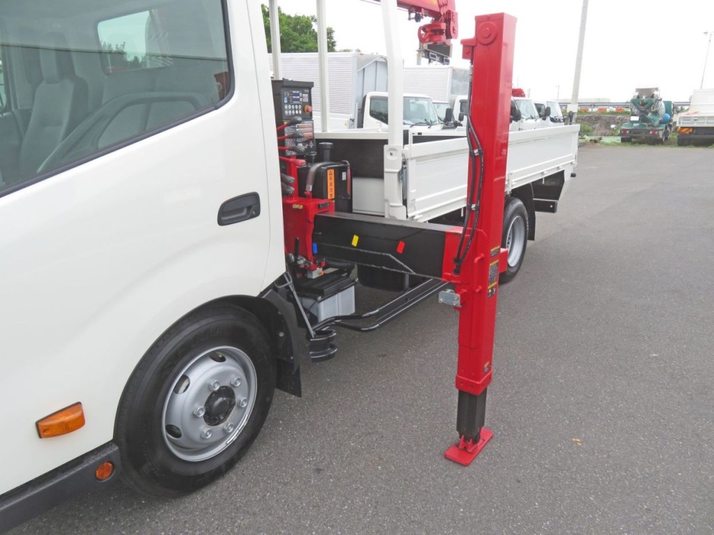 アウトリガーを張り出した状態です。|日野 デュトロ 2KG-XZU712M(2WD)の写真15