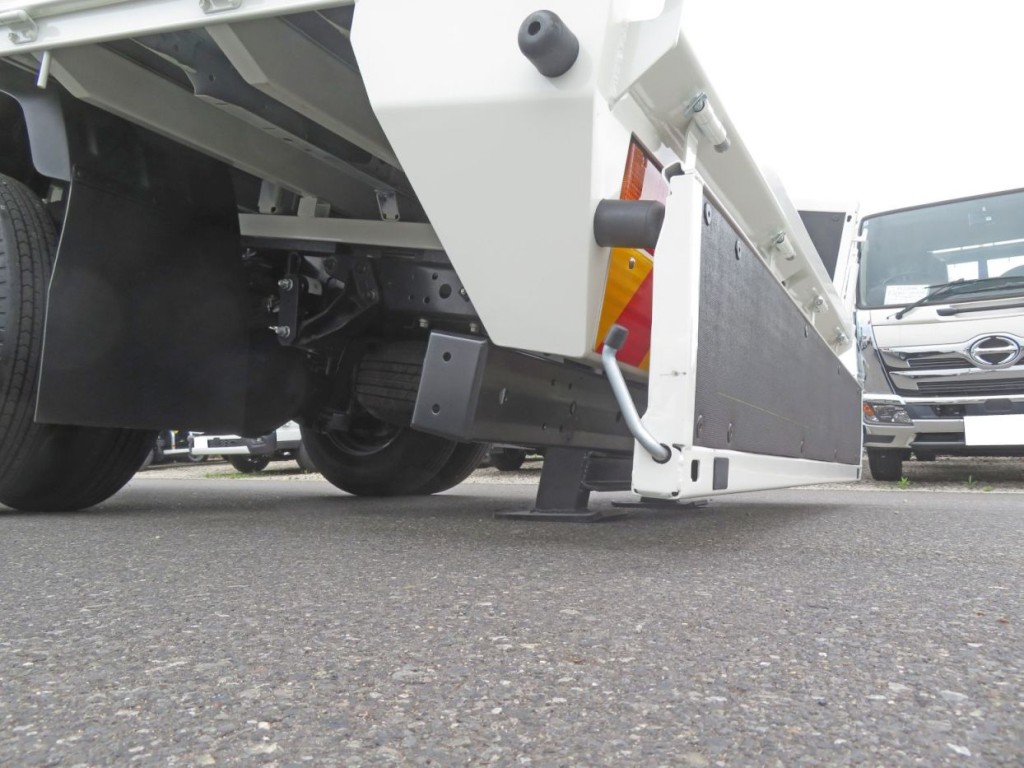 あおりを開いた状態です。|日野 デュトロ 2KG-XZU712M(2WD)の写真18