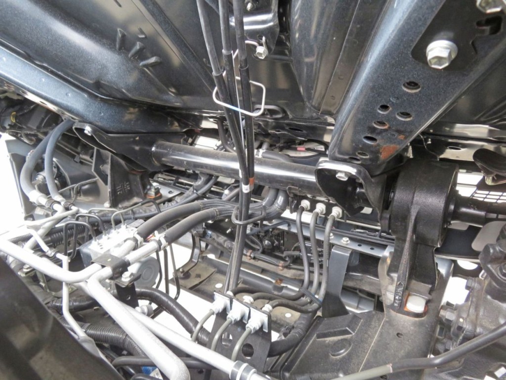 キャブ下に少しサビがあります。|日野 デュトロ 2KG-XZU712M(2WD)の写真21