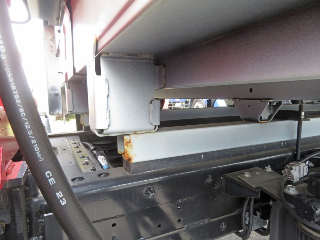 上物前方に置きサビがあります。|日野 デュトロ 2KG-XZU712M(2WD)の写真32