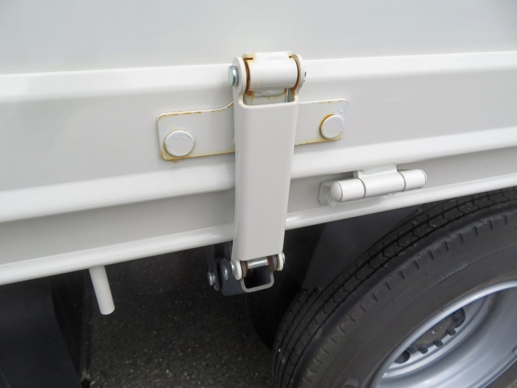 セイコーラックに置きサビがあります。|日野 デュトロ 2KG-XZU712M(2WD)の写真35