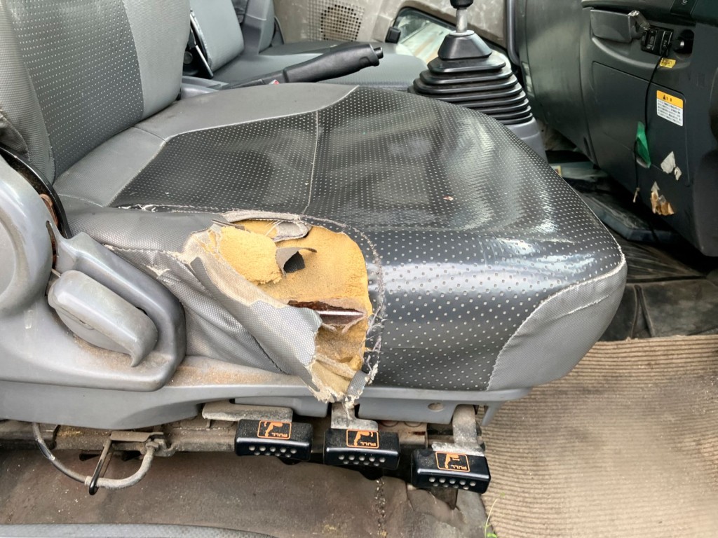 いすゞ フォワード PKG-FSR90S2の写真6