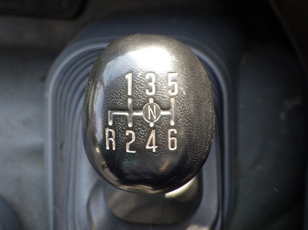 MT6速です。|いすゞ フォワード PKG-FSR90S2(2WD)の写真20